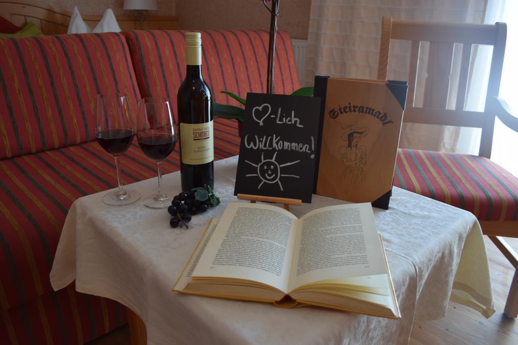 Gasthof Hotel Schmied Arnfels 外观 照片